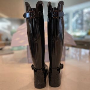 Tall Hunter boots. Women’s size nine. Gently worn under 5 times.